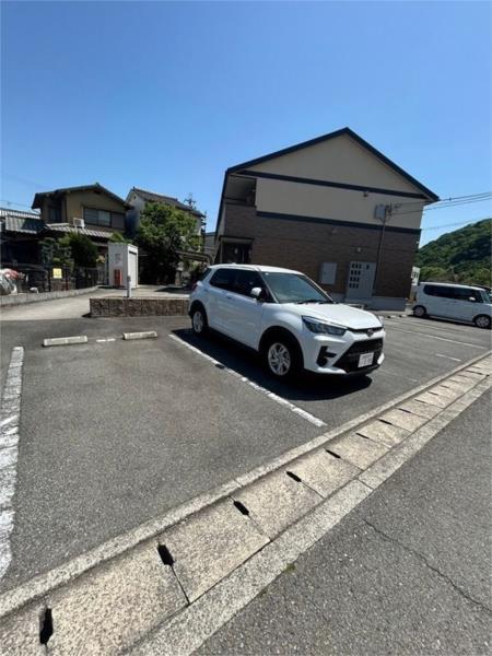 サンシャイン砥堀 駐車場