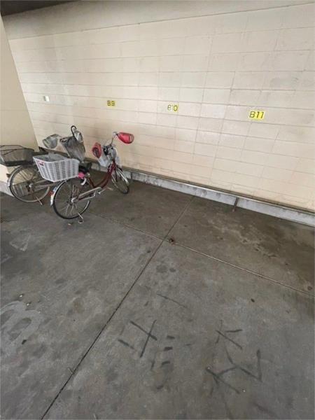 ペシュ七番館 駐車場