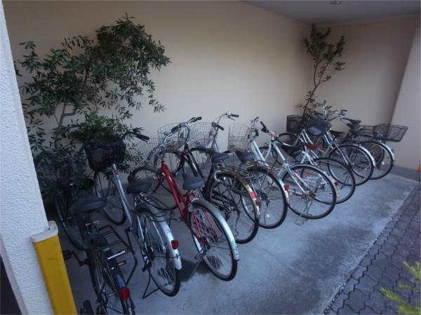 スペラーレ御影 駐車場