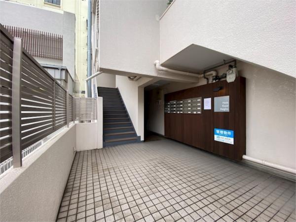 灘ロイヤルハイツ ロビー
