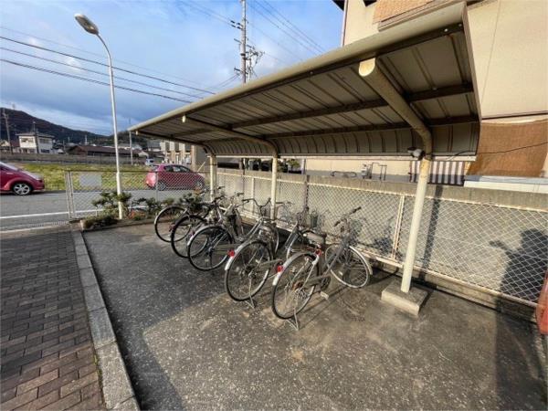 ジュネス英賀保 駐車場
