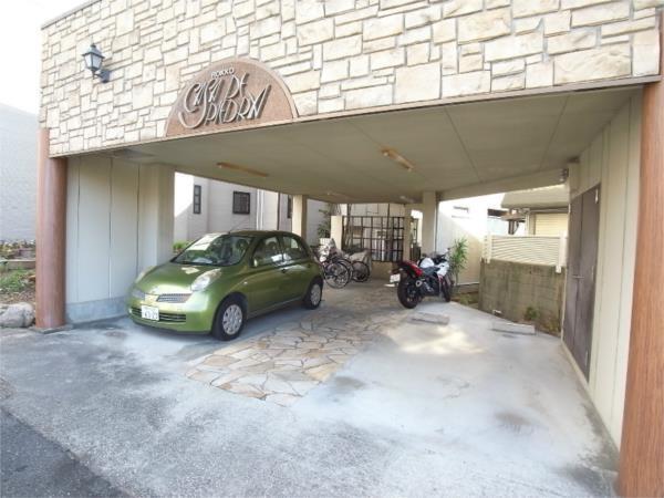 六甲カーサ・デ・ピエドラ 駐車場