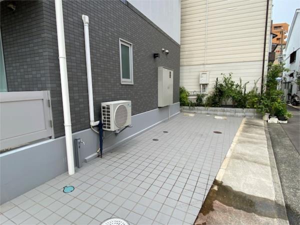 シュマンセプト神戸（102） 駐車場