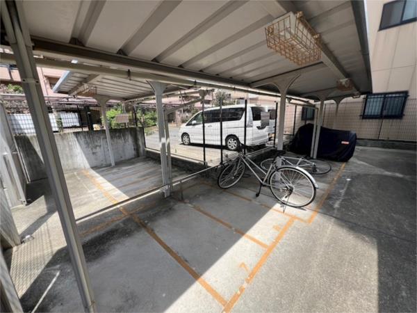 アロハ三宮 駐車場