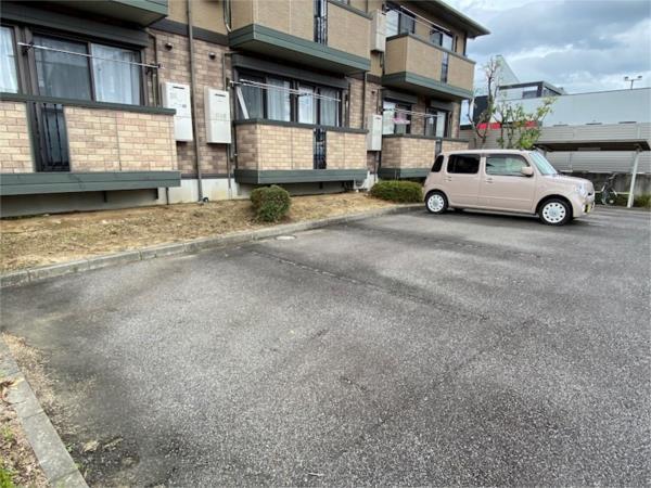 エミネント（A203） 駐車場