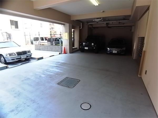 REGINA 駐車場