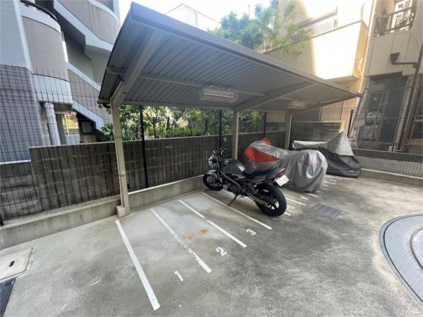 エステムコート神戸・県庁前IVグランディオ 駐車場