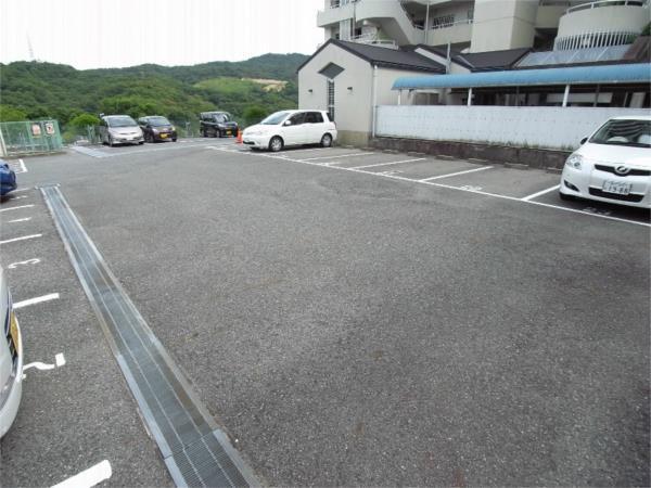 サイコート鈴蘭台 駐車場