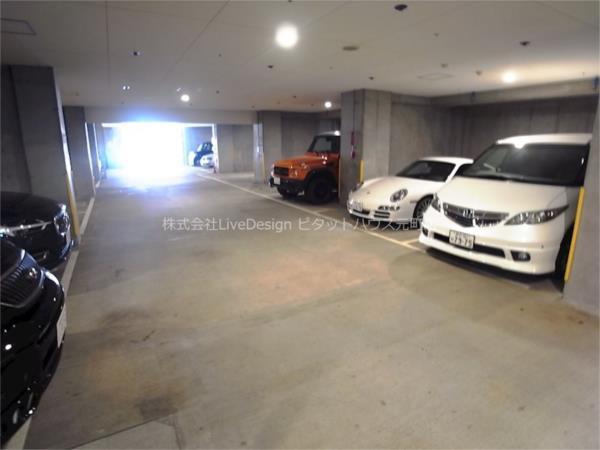 ワコーレ神戸北野セリュックス 駐車場