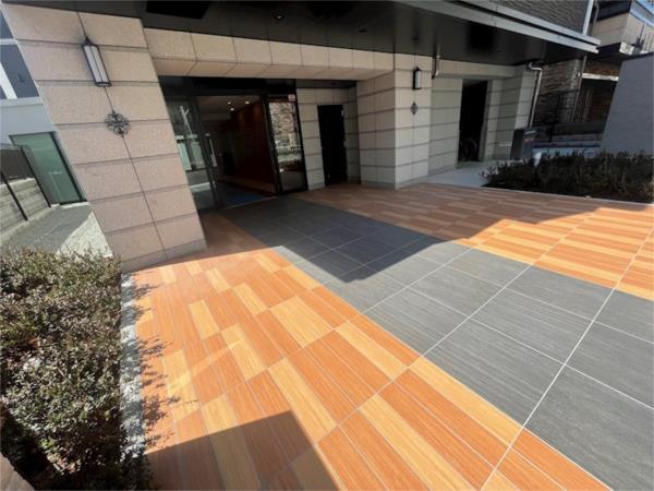 エステムコート神戸湊町 エントランス