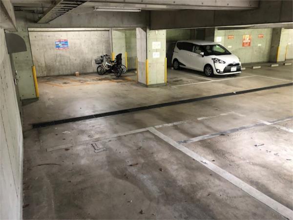 エスパシオ　デル　コウベ 駐車場