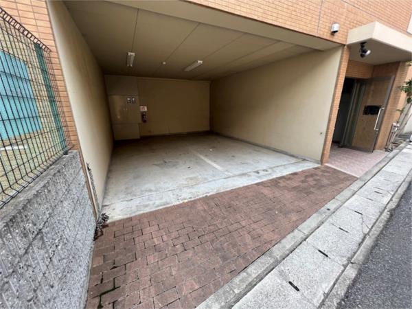 リアライズ神戸SOUTH 駐車場