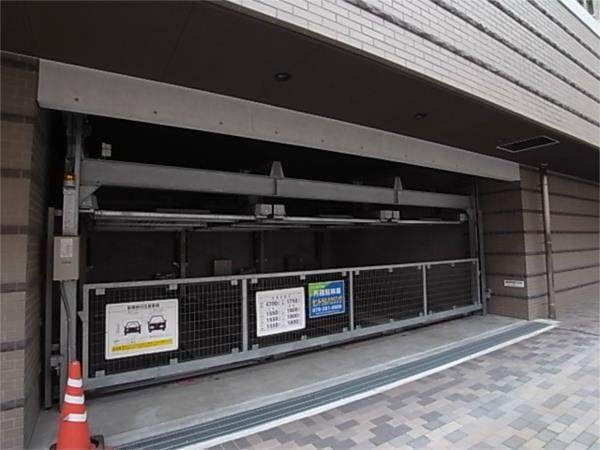 グリーンネス神戸駅前 駐車場