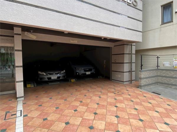 ダイドーメゾン神戸元町 駐車場