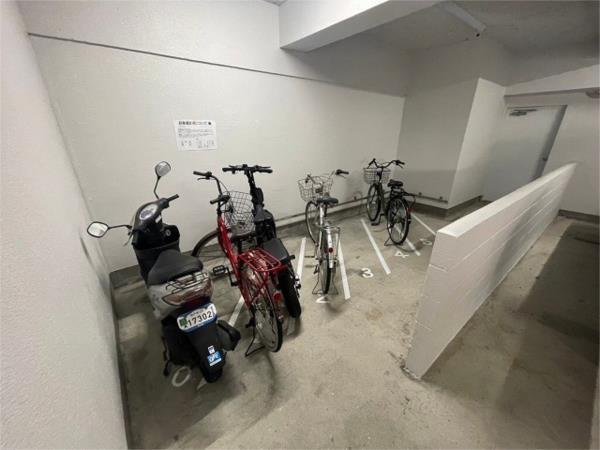 JUN中山手 駐車場