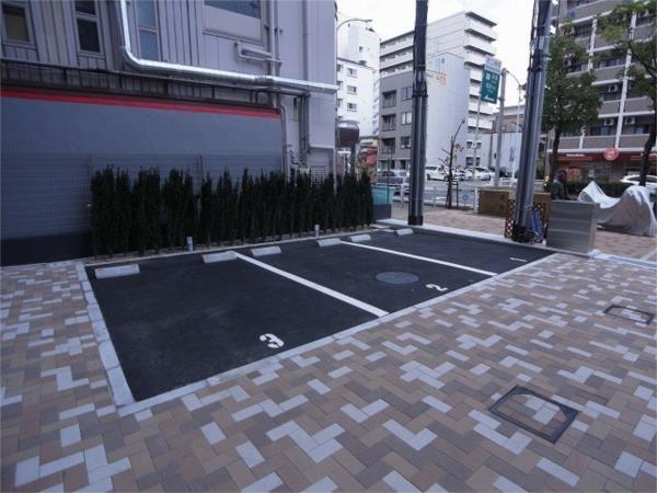 マロワール神戸 駐車場