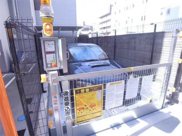 アドバンス神戸グルーブII 駐車場