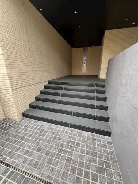 イニシア神戸森北町 エントランス