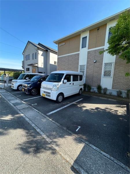 アーバンコートM 駐車場