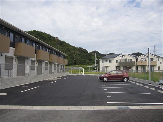 ラインハイト 駐車場