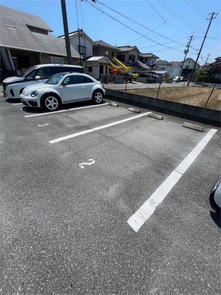 プロヌーブ東山 駐車場