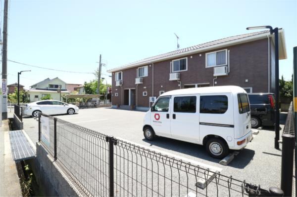 グランドソレーユ 駐車場