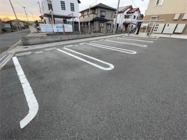 プラージュ 駐車場