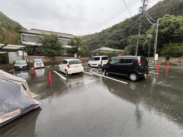 フォレストコート 駐車場