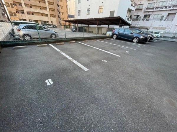 グランドール姫路 駐車場