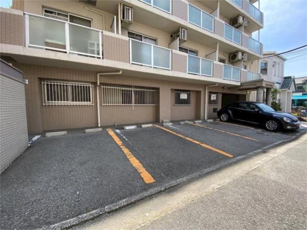 土井ハイツ北条口 駐車場