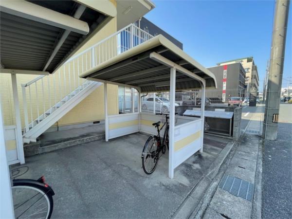 フラッツネオシティー 駐車場