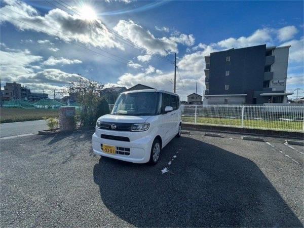 ワイズ　オブリガート 駐車場