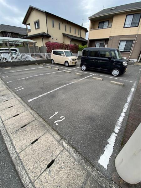 ザックス英賀保C棟 駐車場