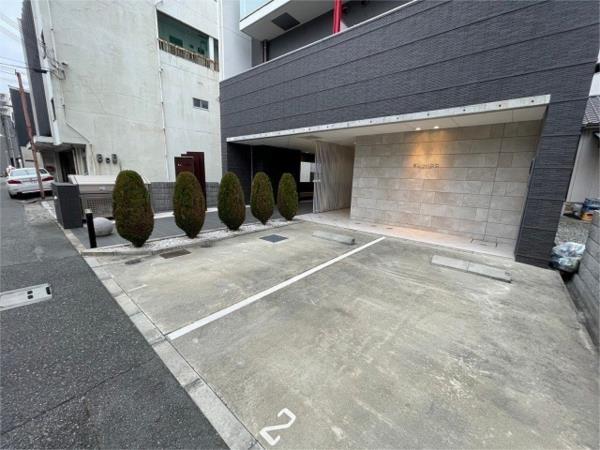 EL-NIDO FUKUZAWA 駐車場