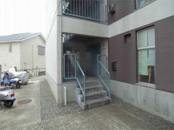 CARRONDS　鈴蘭台北町 エントランス