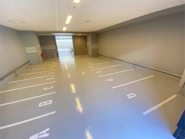 プレサンス　ハーバーランド　アンド・シー 駐車場
