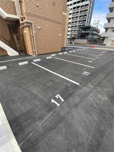 Luxe姫路 駐車場