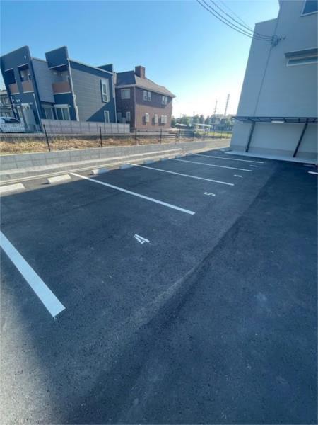 フォンターナ飾磨 駐車場