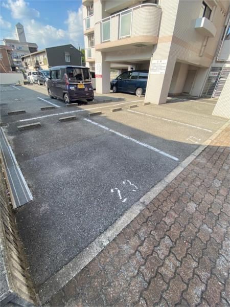 BASEI 駐車場