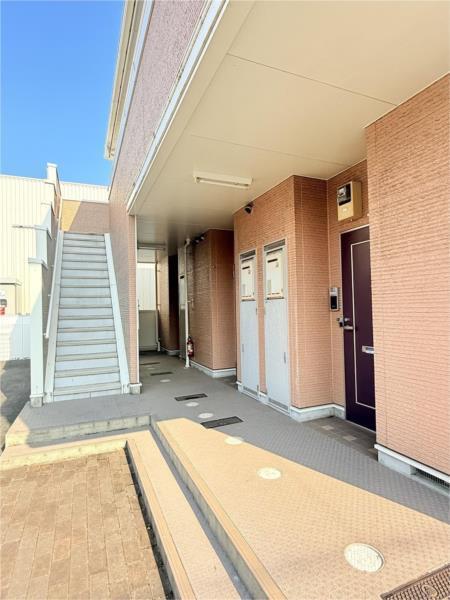 スカイルーム南条 駐車場