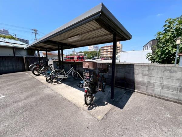 シャーメゾンかみや 駐車場