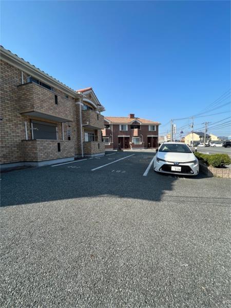 シエナフローラI番館 駐車場