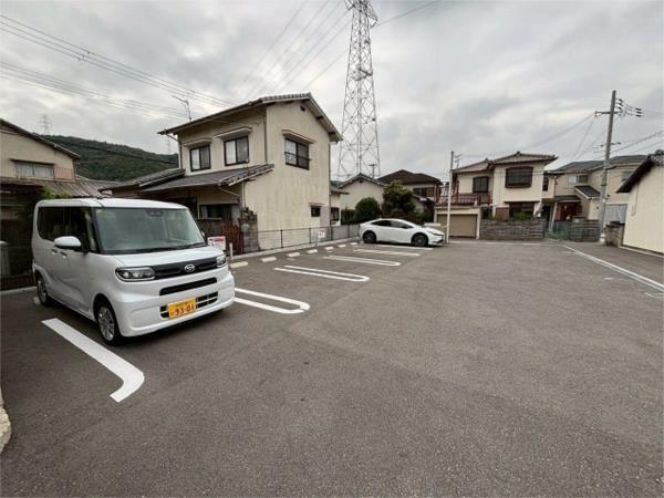 プランドール　シャトー 駐車場