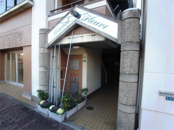 ヌーベルフルーブ エントランス