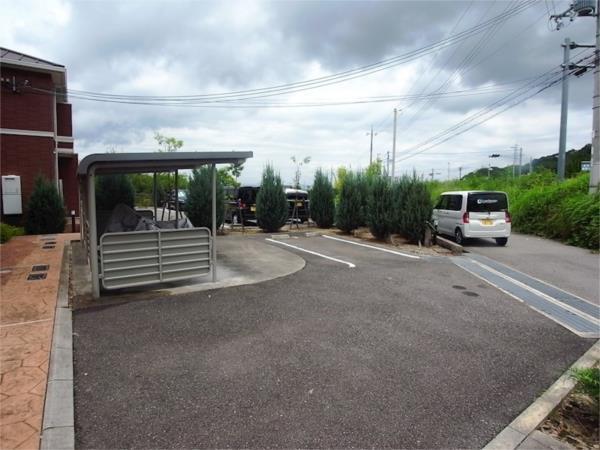 サンハイツ北六甲参番館 駐車場