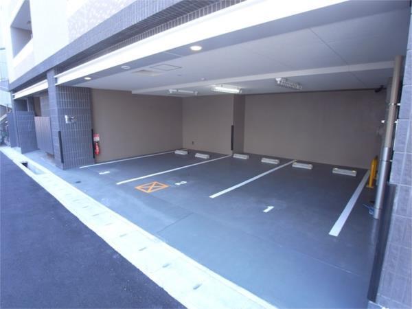 TOYOTOMi STAY Premium 神戸湊川公園 駐車場