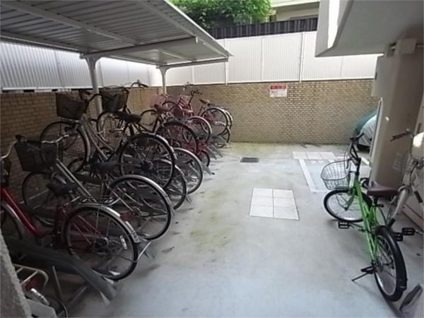ドミール春日野道N（704） 駐車場