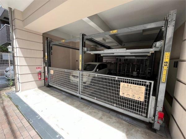 エステムコート三宮駅前IIアデシオン 駐車場