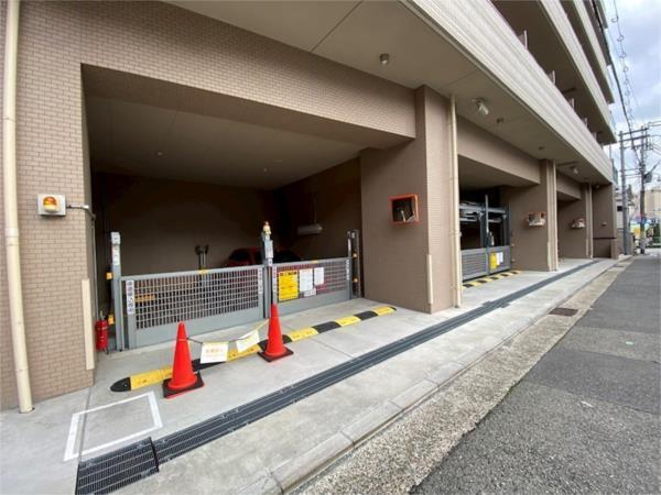 スプランディッド神戸北野 駐車場