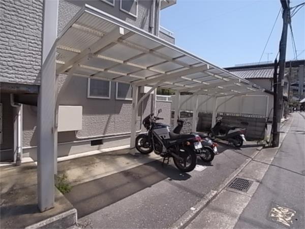 メゾンフォレスタ 駐車場